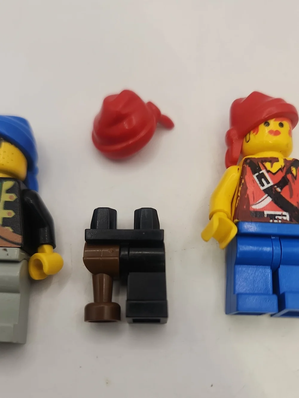 LEGO LOT OF 3 VINTAGE PIRATE MINIFIGURES SHIP CREW